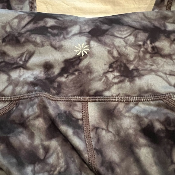 Athleta Salutation 7/8 Leggings - Picture 5 of 7